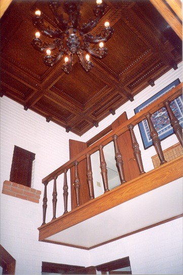 Entry ceiling