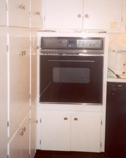 Kitchen oven