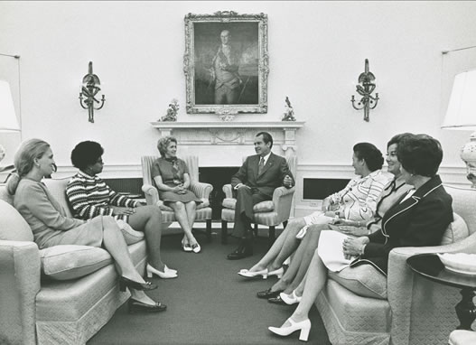 Barbara Franklin, Sallyanne Payton, Helen Bentley, Richard Nixon, Nancy Hanks, Elizabeth Dole and Ethel Walsh sitting together