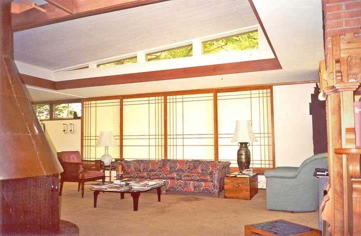 Heidrich house III, Japanese-style sliding screens added to the great room window wall.