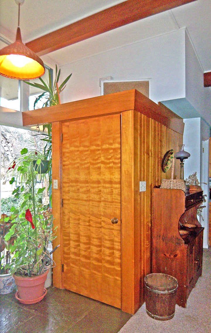 Kalin house, free-standing coat closet