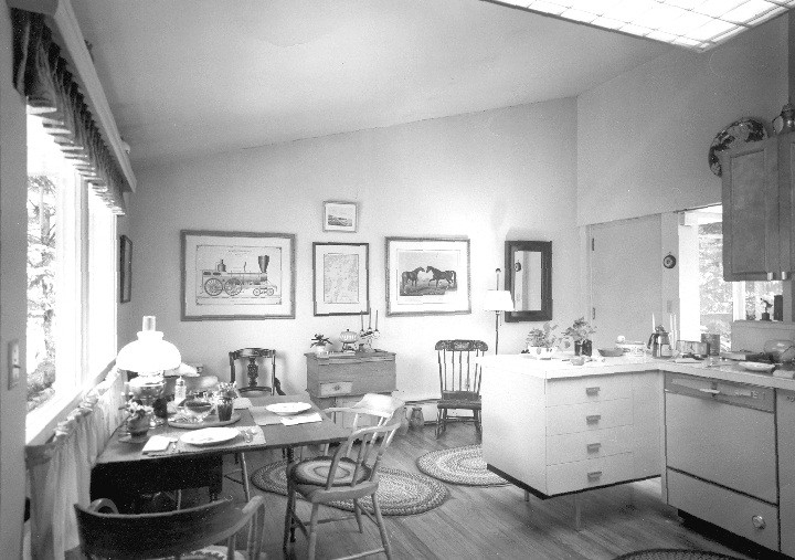 Black and white photo of kitchen